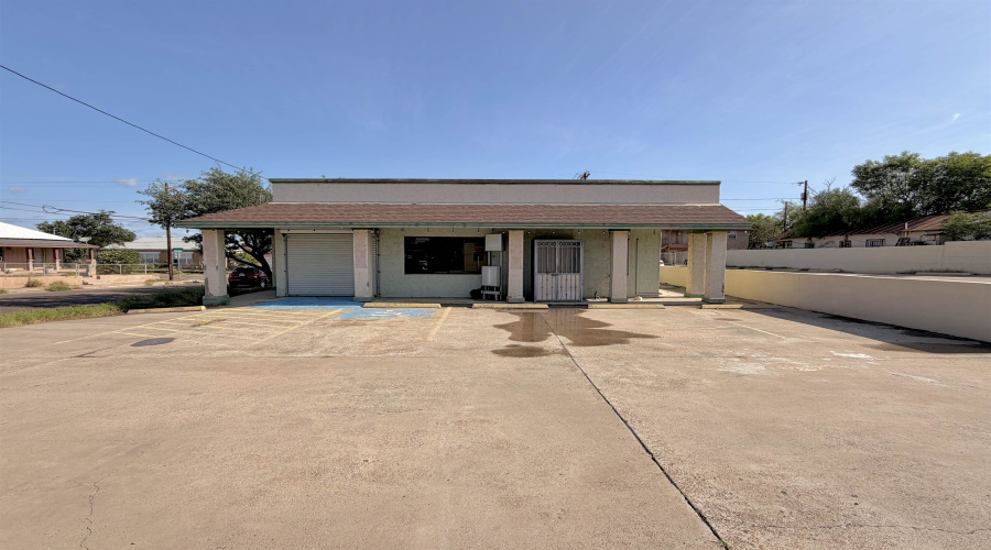 401 Stewart St, Laredo, Texas 78040, ,2 BathroomsBathrooms,Commercial retail/office,For Sale,401 Stewart St,20262137
