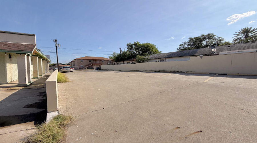401 Stewart St, Laredo, Texas 78040, ,2 BathroomsBathrooms,Commercial retail/office,For Rent,401 Stewart St,20262138