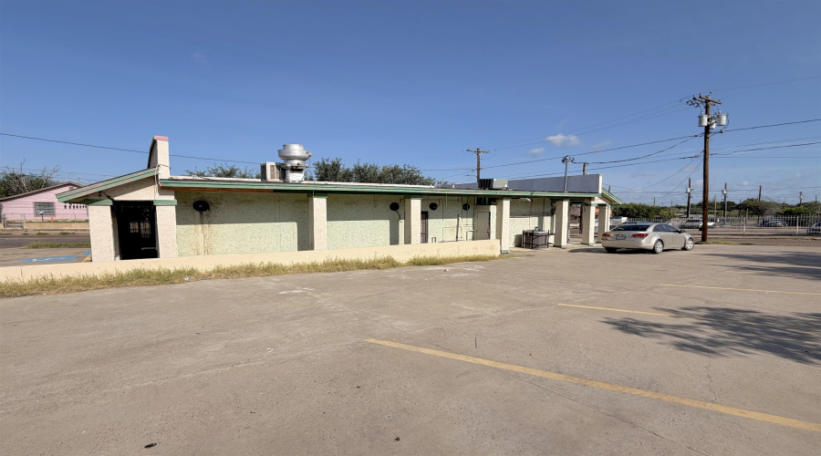 401 Stewart St, Laredo, Texas 78040, ,2 BathroomsBathrooms,Commercial retail/office,For Rent,401 Stewart St,20262138