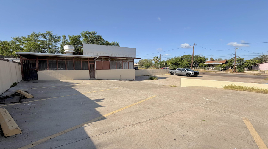 401 Stewart St, Laredo, Texas 78040, ,2 BathroomsBathrooms,Commercial retail/office,For Rent,401 Stewart St,20262138