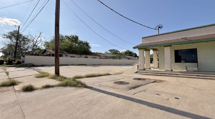 401 Stewart St, Laredo, Texas 78040, ,2 BathroomsBathrooms,Commercial retail/office,For Rent,401 Stewart St,20262138