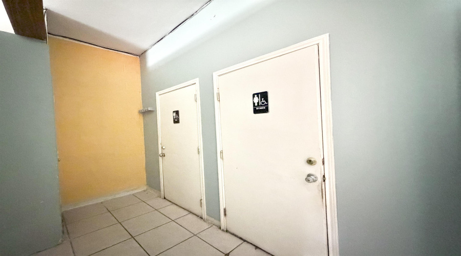 401 Stewart St, Laredo, Texas 78040, ,2 BathroomsBathrooms,Commercial retail/office,For Rent,401 Stewart St,20262138