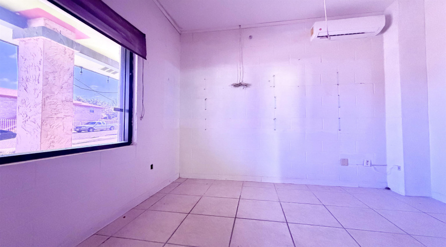 401 Stewart St, Laredo, Texas 78040, ,2 BathroomsBathrooms,Commercial retail/office,For Rent,401 Stewart St,20262138
