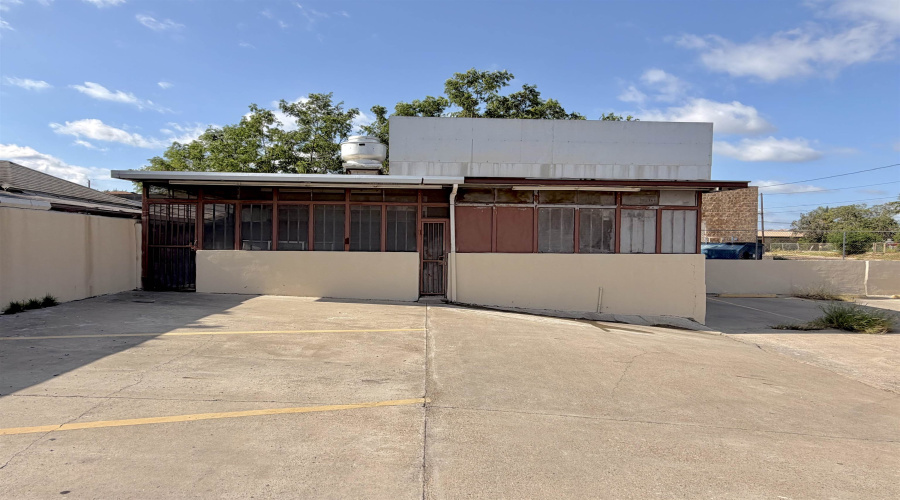 401 Stewart St, Laredo, Texas 78040, ,2 BathroomsBathrooms,Commercial retail/office,For Rent,401 Stewart St,20262138