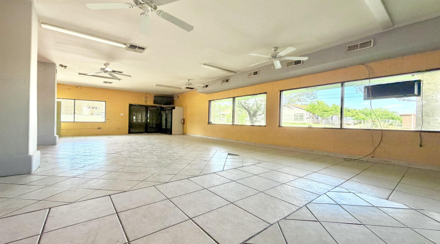 401 Stewart St, Laredo, Texas 78040, ,2 BathroomsBathrooms,Commercial retail/office,For Rent,401 Stewart St,20262138