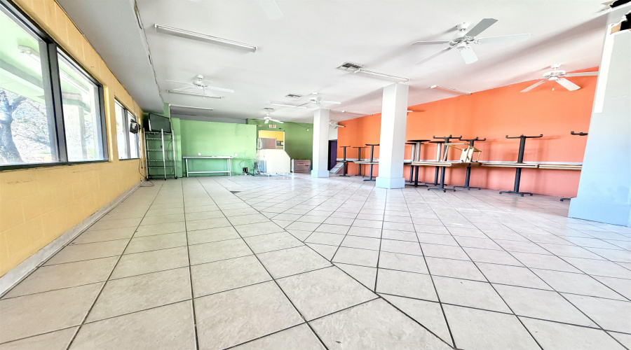 401 Stewart St, Laredo, Texas 78040, ,2 BathroomsBathrooms,Commercial retail/office,For Rent,401 Stewart St,20262138