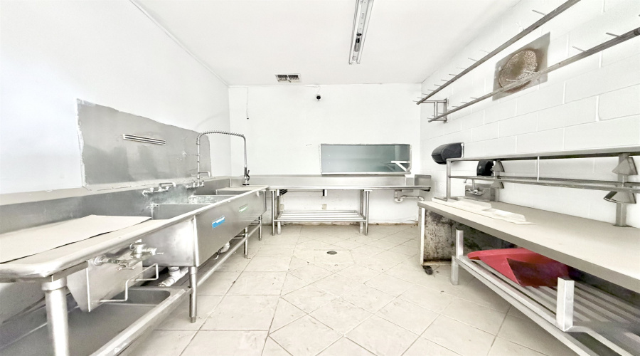 401 Stewart St, Laredo, Texas 78040, ,2 BathroomsBathrooms,Commercial retail/office,For Rent,401 Stewart St,20262138
