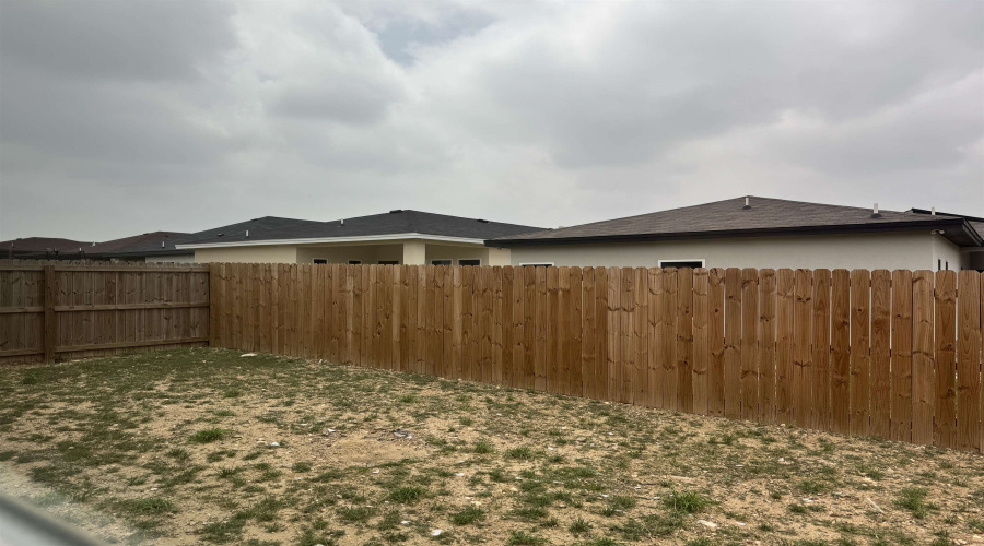 1432 El Caporal Dr., Laredo, Texas 78043, 3 Bedrooms Bedrooms, 5 Rooms Rooms,2 BathroomsBathrooms,Residential,For Rent,1432 El Caporal Dr.,20262140
