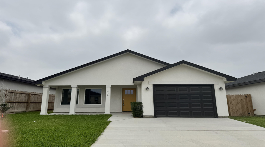 1432 El Caporal Dr., Laredo, Texas 78043, 3 Bedrooms Bedrooms, 5 Rooms Rooms,2 BathroomsBathrooms,Residential,For Rent,1432 El Caporal Dr.,20262140