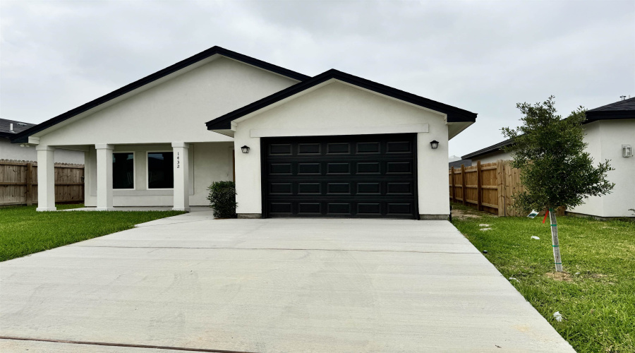 1432 El Caporal Dr., Laredo, Texas 78043, 3 Bedrooms Bedrooms, 5 Rooms Rooms,2 BathroomsBathrooms,Residential,For Rent,1432 El Caporal Dr.,20262140