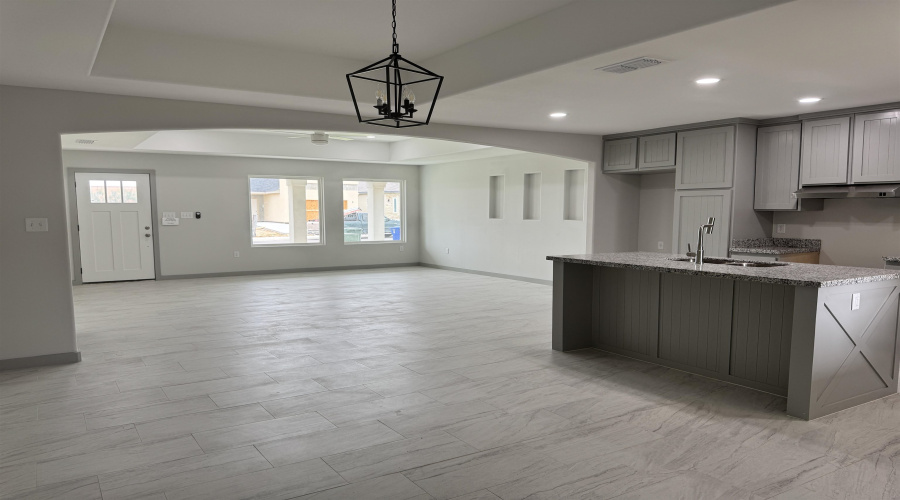 1432 El Caporal Dr., Laredo, Texas 78043, 3 Bedrooms Bedrooms, 5 Rooms Rooms,2 BathroomsBathrooms,Residential,For Rent,1432 El Caporal Dr.,20262140