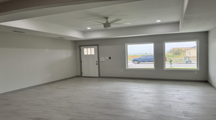 1432 El Caporal Dr., Laredo, Texas 78043, 3 Bedrooms Bedrooms, 5 Rooms Rooms,2 BathroomsBathrooms,Residential,For Rent,1432 El Caporal Dr.,20262140