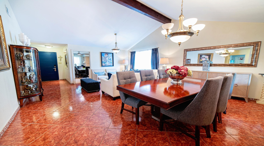 8707 Puerto Vallarta, Laredo, Texas 78045, 3 Bedrooms Bedrooms, 7 Rooms Rooms,2 BathroomsBathrooms,Residential,For Sale,8707 Puerto Vallarta,20262141