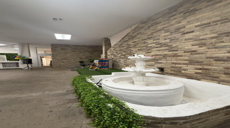 2606 San Bernardo Ave, LAREDO, Texas 78040, ,3 BathroomsBathrooms,Commercial retail/office,For Rent,2606 San Bernardo Ave,20262151