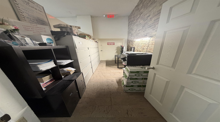 2606 San Bernardo Ave, LAREDO, Texas 78040, ,3 BathroomsBathrooms,Commercial retail/office,For Rent,2606 San Bernardo Ave,20262151