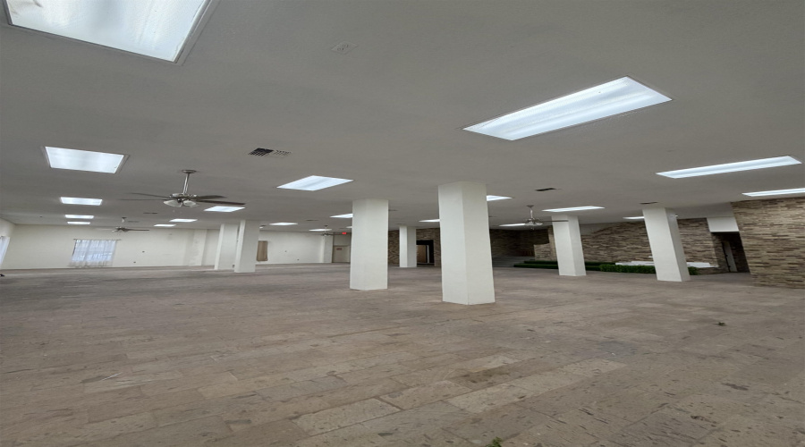 2606 San Bernardo Ave, LAREDO, Texas 78040, ,3 BathroomsBathrooms,Commercial retail/office,For Rent,2606 San Bernardo Ave,20262151