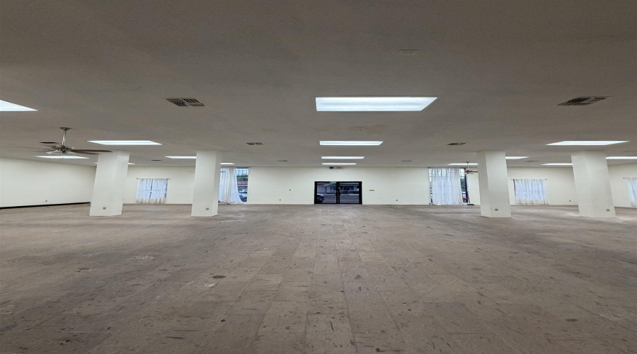 2606 San Bernardo Ave, LAREDO, Texas 78040, ,3 BathroomsBathrooms,Commercial retail/office,For Rent,2606 San Bernardo Ave,20262151