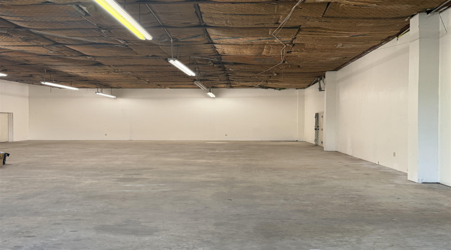 2606 San Bernardo Ave, LAREDO, Texas 78040, ,3 BathroomsBathrooms,Commercial retail/office,For Rent,2606 San Bernardo Ave,20262151