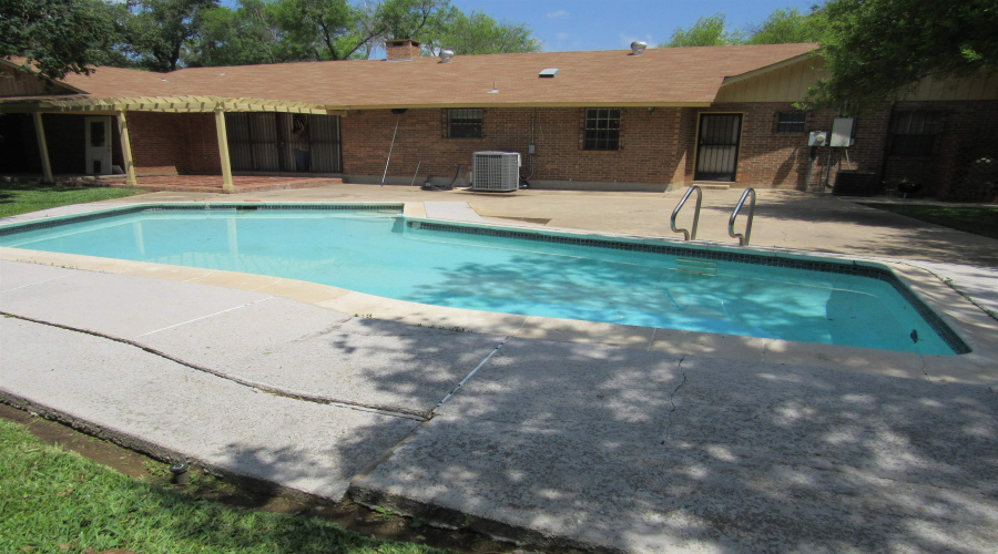 405 Longshadow Rd, Laredo, Texas 78041, 4 Bedrooms Bedrooms, 9 Rooms Rooms,3 BathroomsBathrooms,Residential,For Sale,405 Longshadow Rd,20262144