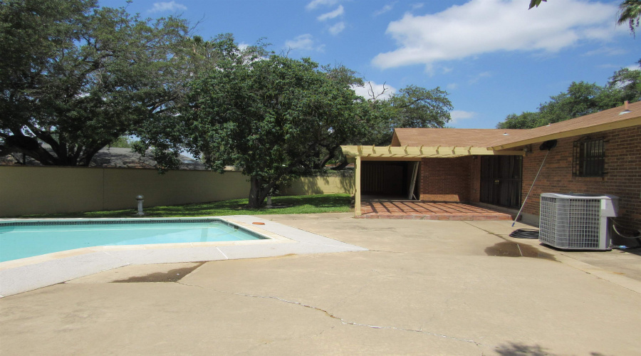 405 Longshadow Rd, Laredo, Texas 78041, 4 Bedrooms Bedrooms, 9 Rooms Rooms,3 BathroomsBathrooms,Residential,For Sale,405 Longshadow Rd,20262144