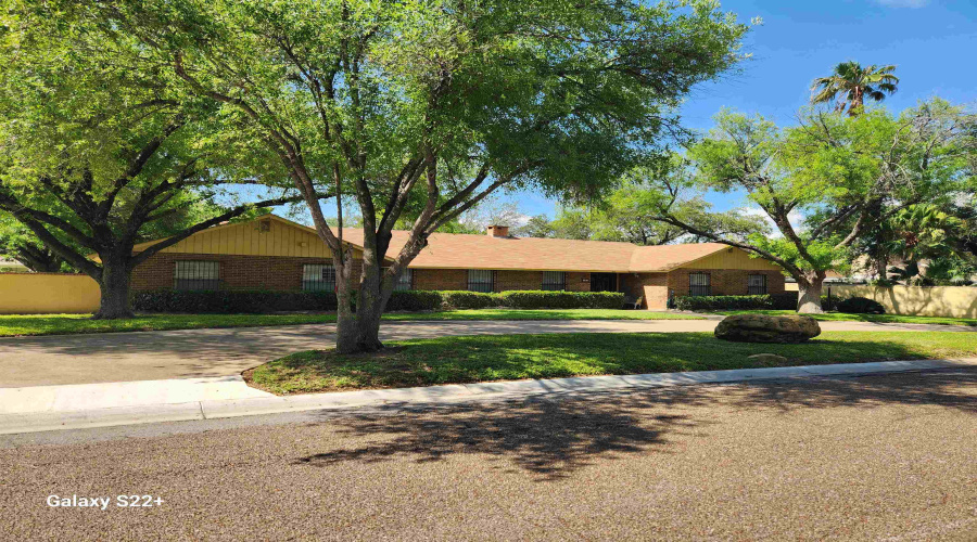 405 Longshadow Rd, Laredo, Texas 78041, 4 Bedrooms Bedrooms, 9 Rooms Rooms,3 BathroomsBathrooms,Residential,For Sale,405 Longshadow Rd,20262144