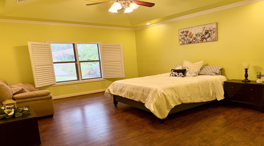108 Watson Lake Dr, LAREDO, Texas 78045, 3 Bedrooms Bedrooms, 8 Rooms Rooms,3 BathroomsBathrooms,Residential,For Sale,108 Watson Lake Dr,20262145
