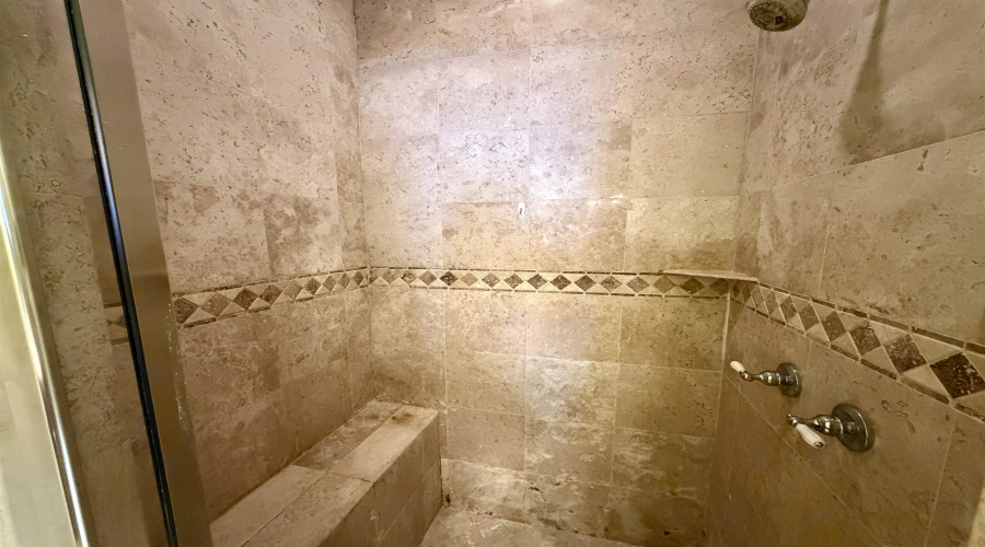108 Watson Lake Dr, LAREDO, Texas 78045, 3 Bedrooms Bedrooms, 8 Rooms Rooms,3 BathroomsBathrooms,Residential,For Sale,108 Watson Lake Dr,20262145