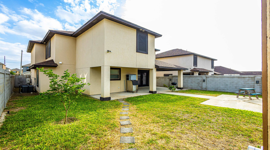 5520 Stallion Ln., LAREDO, Texas 78046, 4 Bedrooms Bedrooms, 5 Rooms Rooms,2 BathroomsBathrooms,Residential,For Rent,5520 Stallion Ln.,20262146