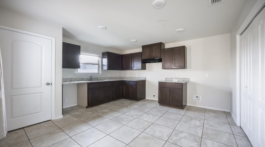 1510 Port Texas Dr., laredo, Texas 78045, 3 Bedrooms Bedrooms, 4 Rooms Rooms,2 BathroomsBathrooms,Residential,For Sale,1510 Port Texas Dr.,20262147