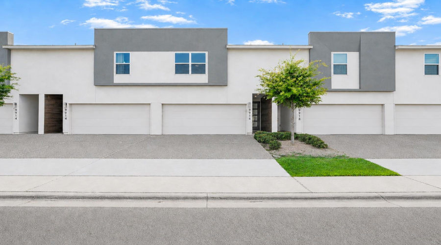 9916 Bijan Dr., LAREDO, Texas 78045, 3 Bedrooms Bedrooms, 6 Rooms Rooms,2 BathroomsBathrooms,Residential,For Rent,9916 Bijan Dr.,20262148