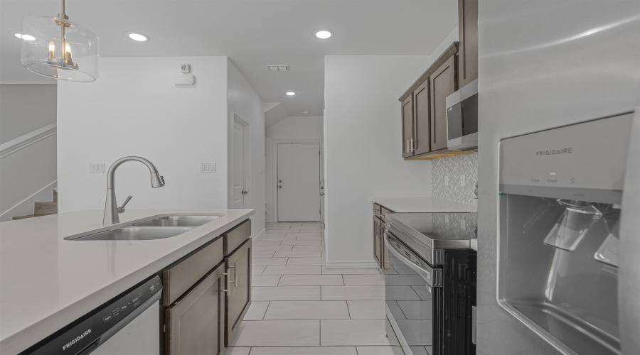 9916 Bijan Dr., LAREDO, Texas 78045, 3 Bedrooms Bedrooms, 6 Rooms Rooms,2 BathroomsBathrooms,Residential,For Rent,9916 Bijan Dr.,20262148