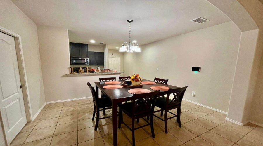 114 Niagara Dr., LAREDO, Texas 78045, 3 Bedrooms Bedrooms, 6 Rooms Rooms,2 BathroomsBathrooms,Residential,For Rent,114 Niagara Dr.,20262152