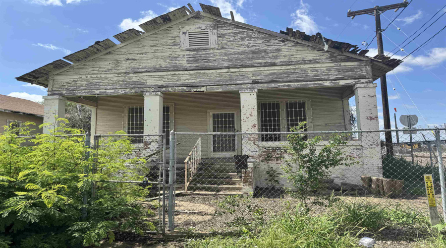 2019 Victoria St, Laredo, Texas 78040, 2 Bedrooms Bedrooms, 3 Rooms Rooms,1 BathroomBathrooms,Residential,For Sale,2019 Victoria St,20262153