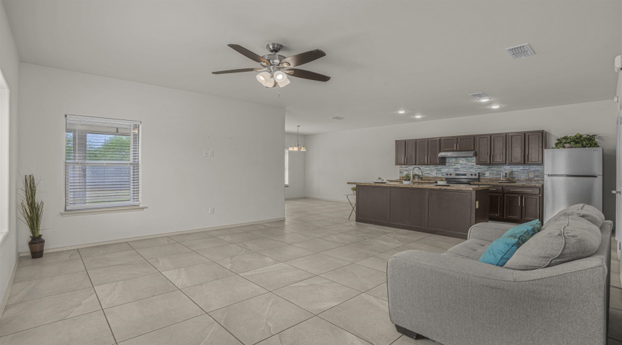 1601 Ann Harbor St, Laredo, Texas 77804-5, 4 Bedrooms Bedrooms, 7 Rooms Rooms,2 BathroomsBathrooms,Residential,For Sale,1601 Ann Harbor St,20262154