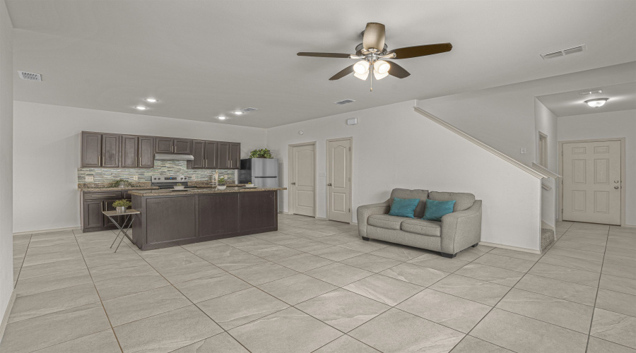 1601 Ann Harbor St, Laredo, Texas 77804-5, 4 Bedrooms Bedrooms, 7 Rooms Rooms,2 BathroomsBathrooms,Residential,For Sale,1601 Ann Harbor St,20262154