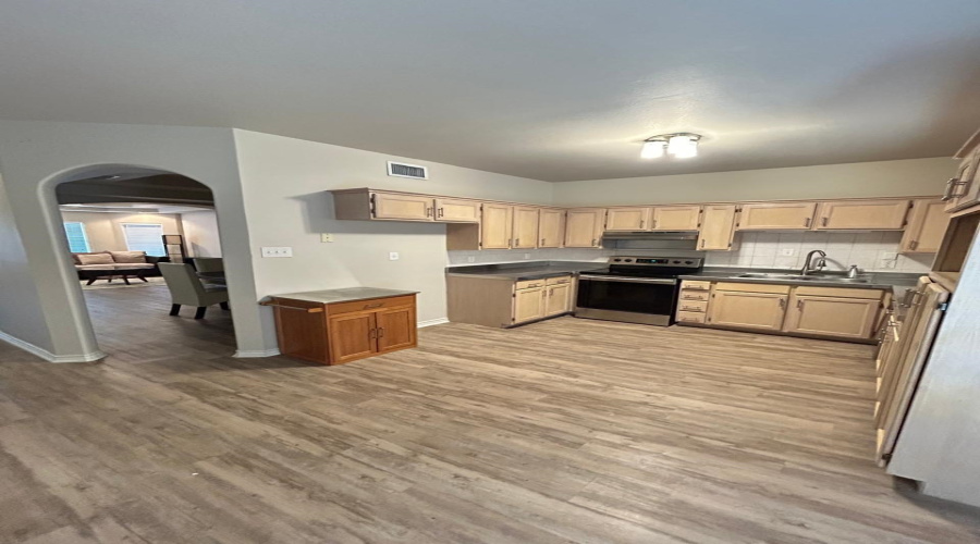 8416 Springfield Ave, Laredo, Texas 78045, 3 Bedrooms Bedrooms, 4 Rooms Rooms,2 BathroomsBathrooms,Residential,For Rent,8416 Springfield Ave,20262156