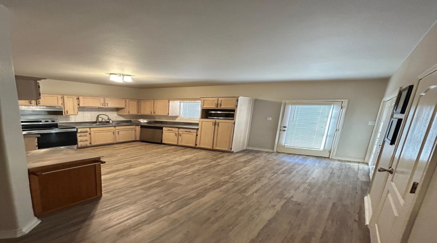 8416 Springfield Ave, Laredo, Texas 78045, 3 Bedrooms Bedrooms, 4 Rooms Rooms,2 BathroomsBathrooms,Residential,For Rent,8416 Springfield Ave,20262156