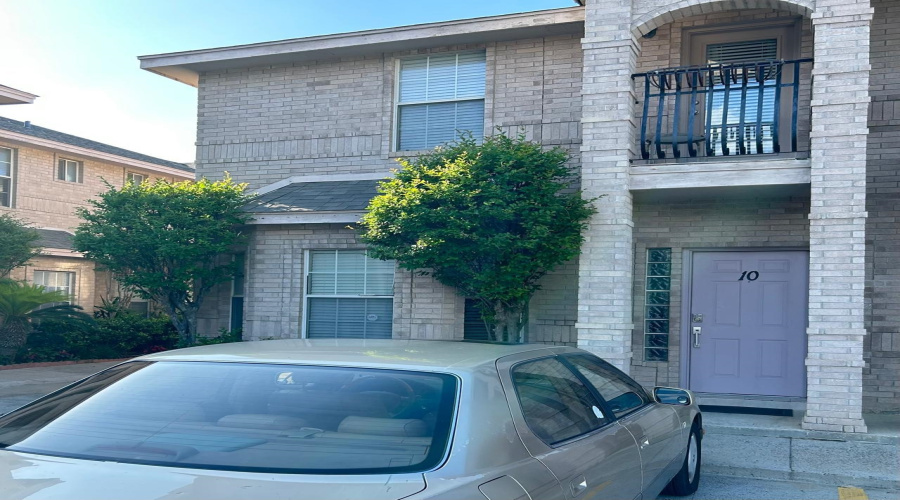 8416 Springfield Ave, Laredo, Texas 78045, 3 Bedrooms Bedrooms, 4 Rooms Rooms,2 BathroomsBathrooms,Residential,For Rent,8416 Springfield Ave,20262156