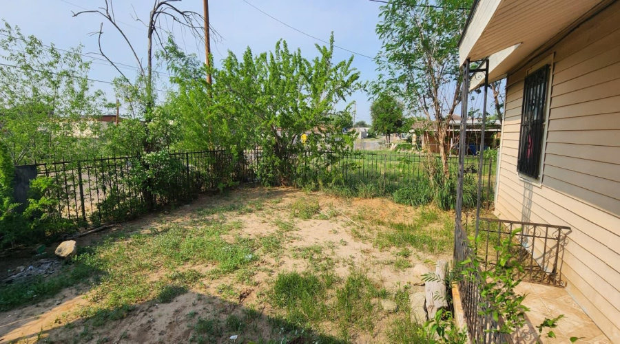 902 Laredo Ave, Zapata, Texas 78076, 4 Bedrooms Bedrooms, 6 Rooms Rooms,2 BathroomsBathrooms,Residential,For Sale,902 Laredo Ave,20262157