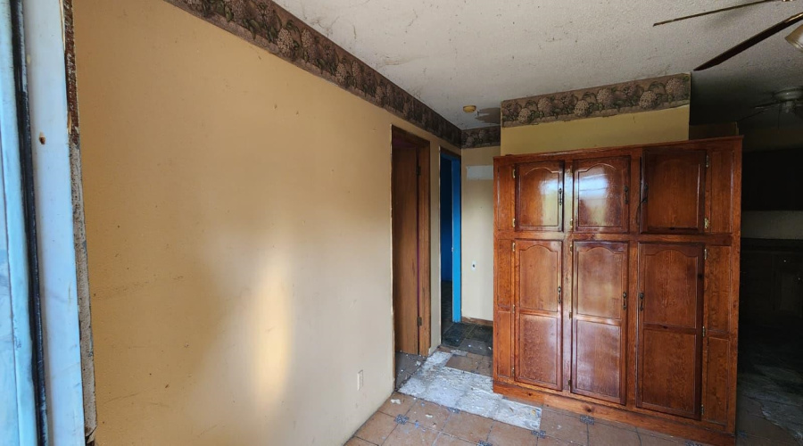 902 Laredo Ave, Zapata, Texas 78076, 4 Bedrooms Bedrooms, 6 Rooms Rooms,2 BathroomsBathrooms,Residential,For Sale,902 Laredo Ave,20262157