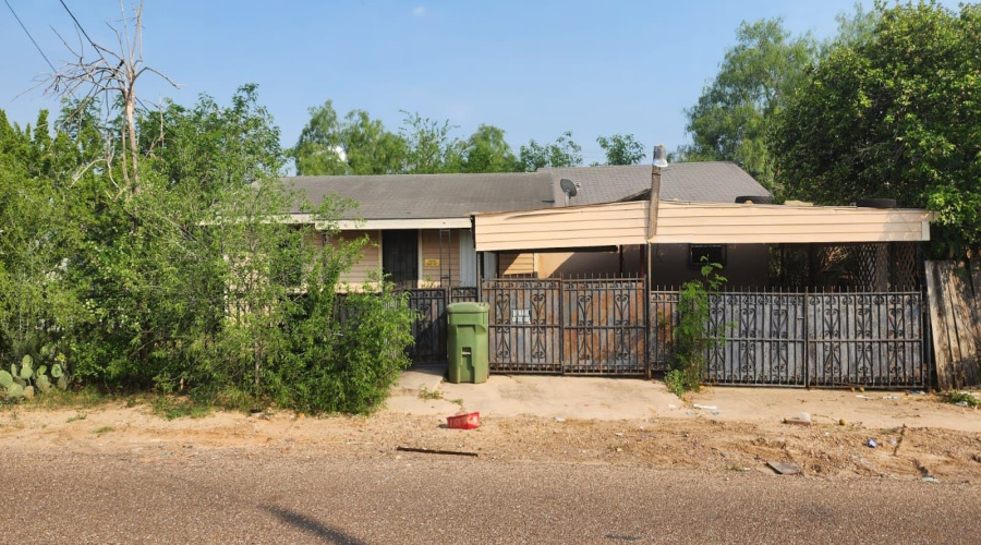902 Laredo Ave, Zapata, Texas 78076, 4 Bedrooms Bedrooms, 6 Rooms Rooms,2 BathroomsBathrooms,Residential,For Sale,902 Laredo Ave,20262157