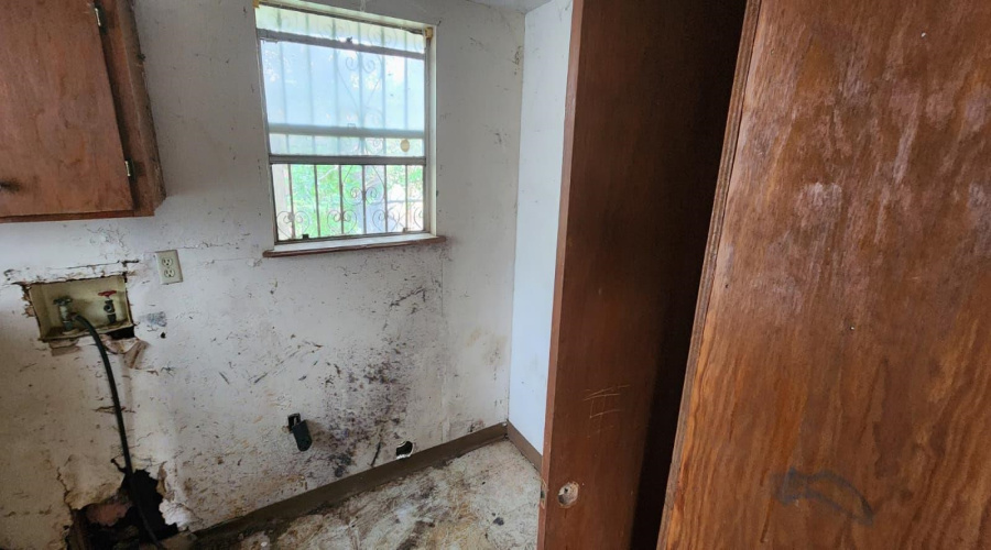 902 Laredo Ave, Zapata, Texas 78076, 4 Bedrooms Bedrooms, 6 Rooms Rooms,2 BathroomsBathrooms,Residential,For Sale,902 Laredo Ave,20262157