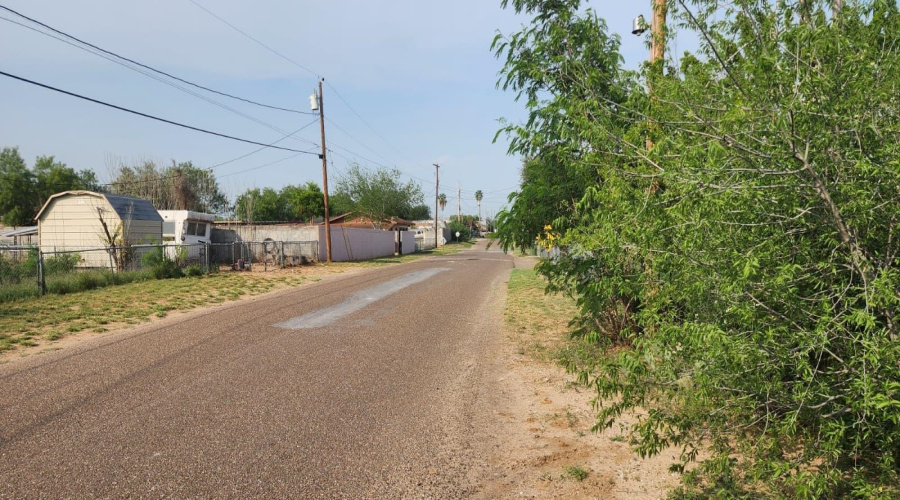 902 Laredo Ave, Zapata, Texas 78076, 4 Bedrooms Bedrooms, 6 Rooms Rooms,2 BathroomsBathrooms,Residential,For Sale,902 Laredo Ave,20262157