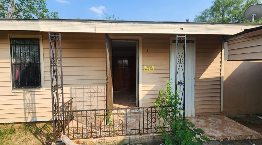 902 Laredo Ave, Zapata, Texas 78076, 4 Bedrooms Bedrooms, 6 Rooms Rooms,2 BathroomsBathrooms,Residential,For Sale,902 Laredo Ave,20262157