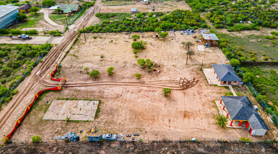 141 Los Fresnos Rd., LAREDO, Texas 78043, ,Land,For Sale,141 Los Fresnos Rd.,20262162