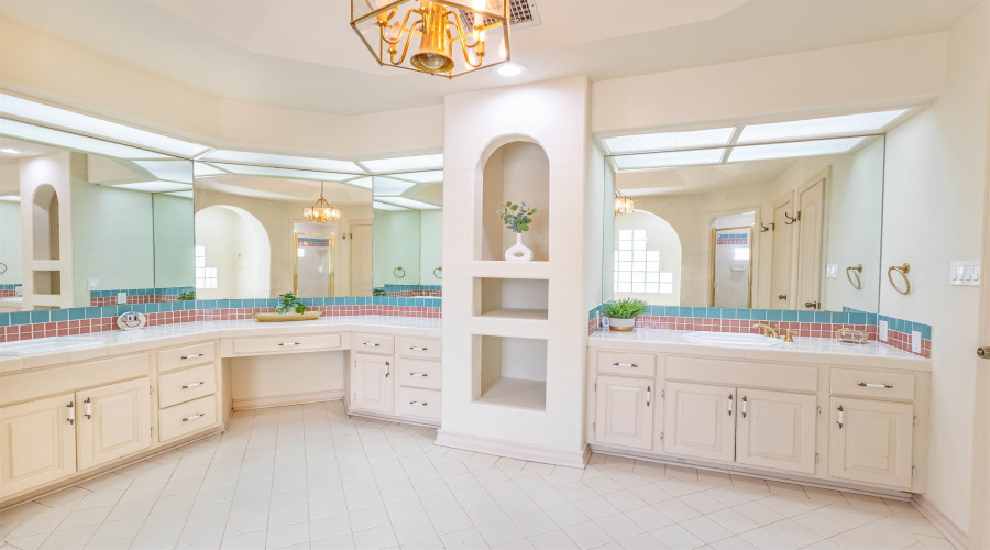 109 Devonshire Ct, Laredo, Texas 78041, 6 Bedrooms Bedrooms, 10 Rooms Rooms,4 BathroomsBathrooms,Residential,For Sale,109 Devonshire Ct,20262163
