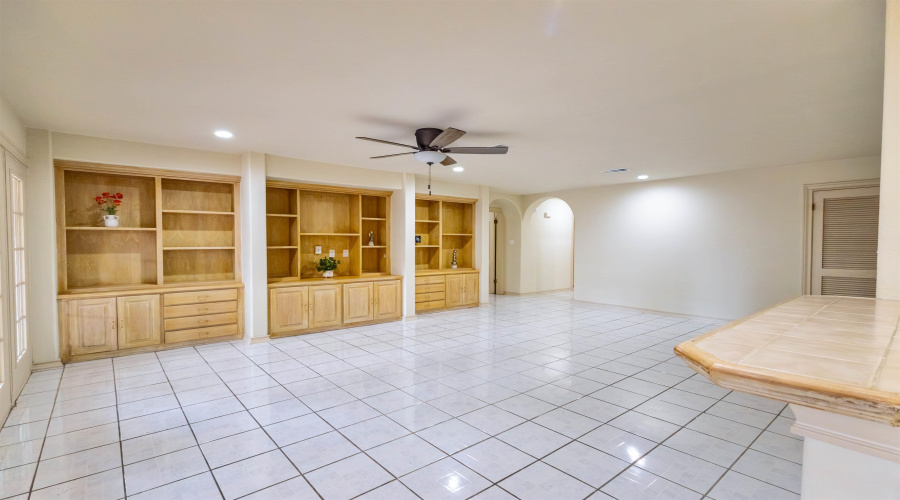 109 Devonshire Ct, Laredo, Texas 78041, 6 Bedrooms Bedrooms, 10 Rooms Rooms,4 BathroomsBathrooms,Residential,For Sale,109 Devonshire Ct,20262163