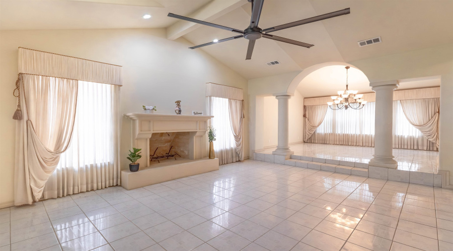 109 Devonshire Ct, Laredo, Texas 78041, 6 Bedrooms Bedrooms, 10 Rooms Rooms,4 BathroomsBathrooms,Residential,For Sale,109 Devonshire Ct,20262163