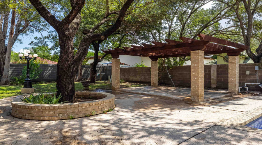 109 Devonshire Ct, Laredo, Texas 78041, 6 Bedrooms Bedrooms, 10 Rooms Rooms,4 BathroomsBathrooms,Residential,For Sale,109 Devonshire Ct,20262163