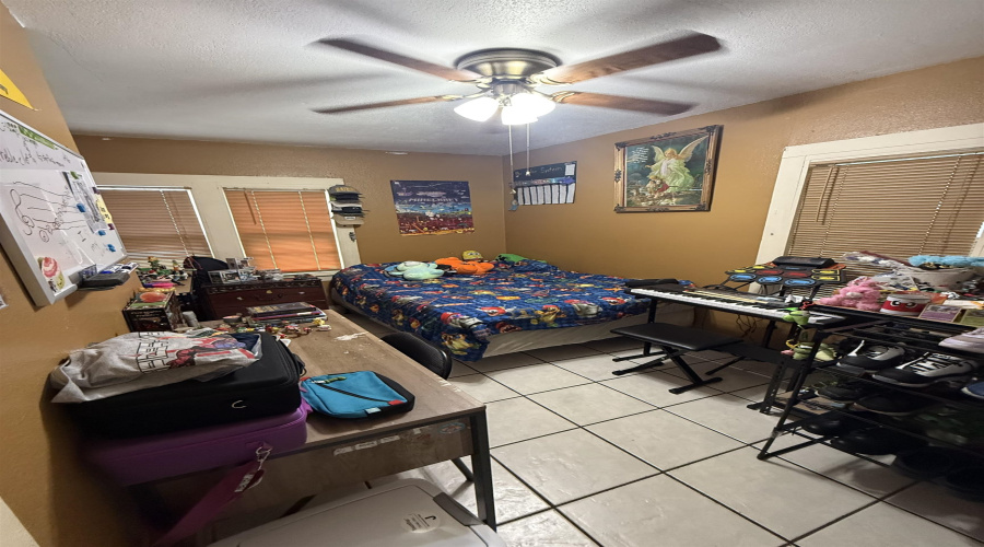 111 E Gustavus St, LAREDO, Texas 78040, 2 Bedrooms Bedrooms, 3 Rooms Rooms,1 BathroomBathrooms,Residential,For Sale,111 E Gustavus St,20262164
